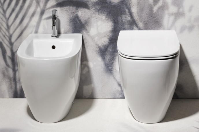 Унитаз SIMAS JUNIPER напольный приставной безободковый с вихревым смывом цвет белый JU01